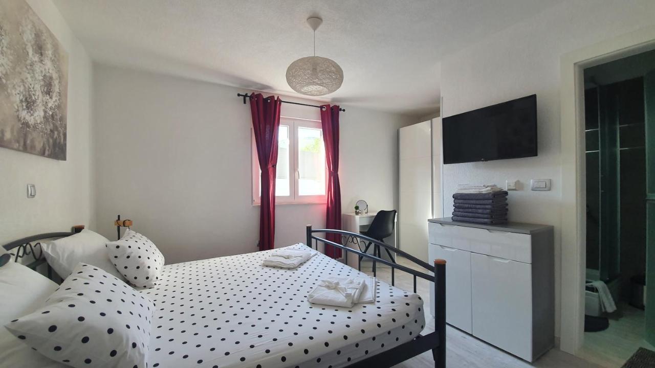 Villa Fides With Private Pool, Garden And Sea View Kastel Novi Exterior photo